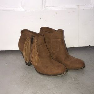 Tan booties w/ heal
